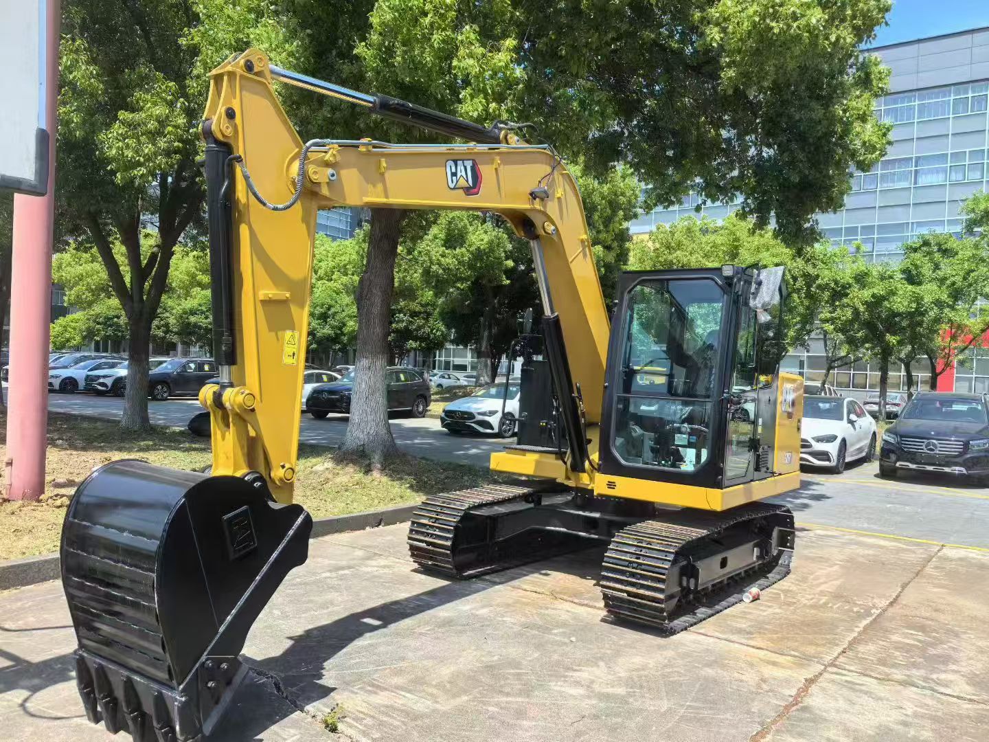 Caterpillar 307 image 4