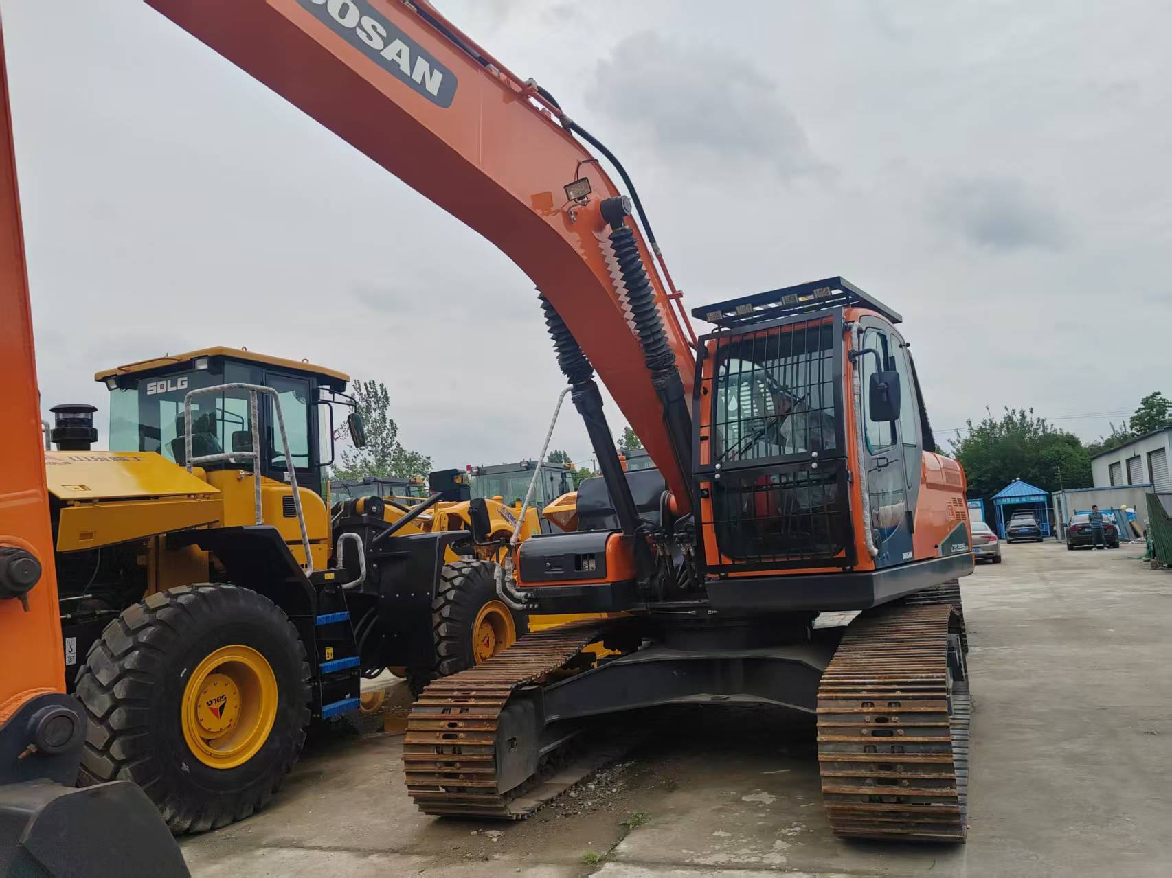 Doosan 225 2 image 3