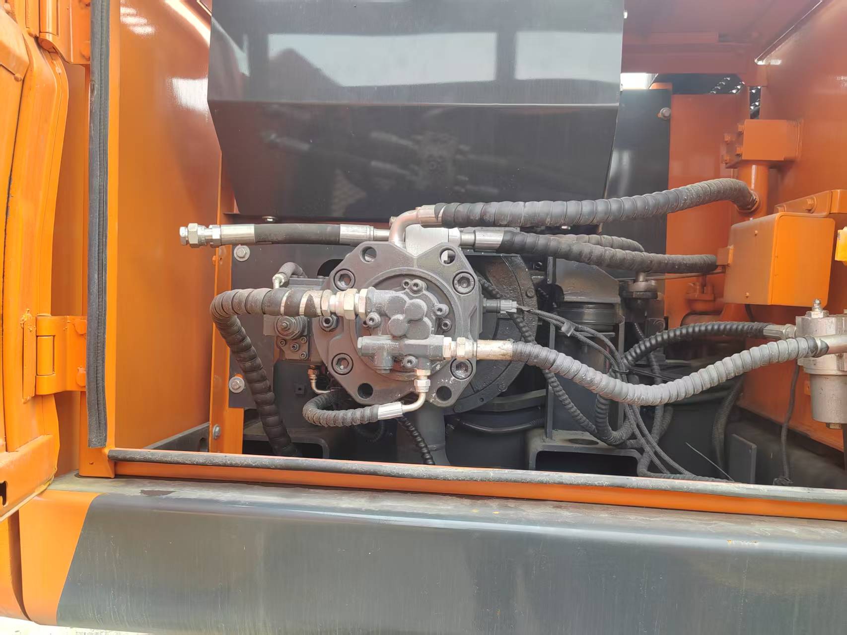 Doosan 225 2 image 8