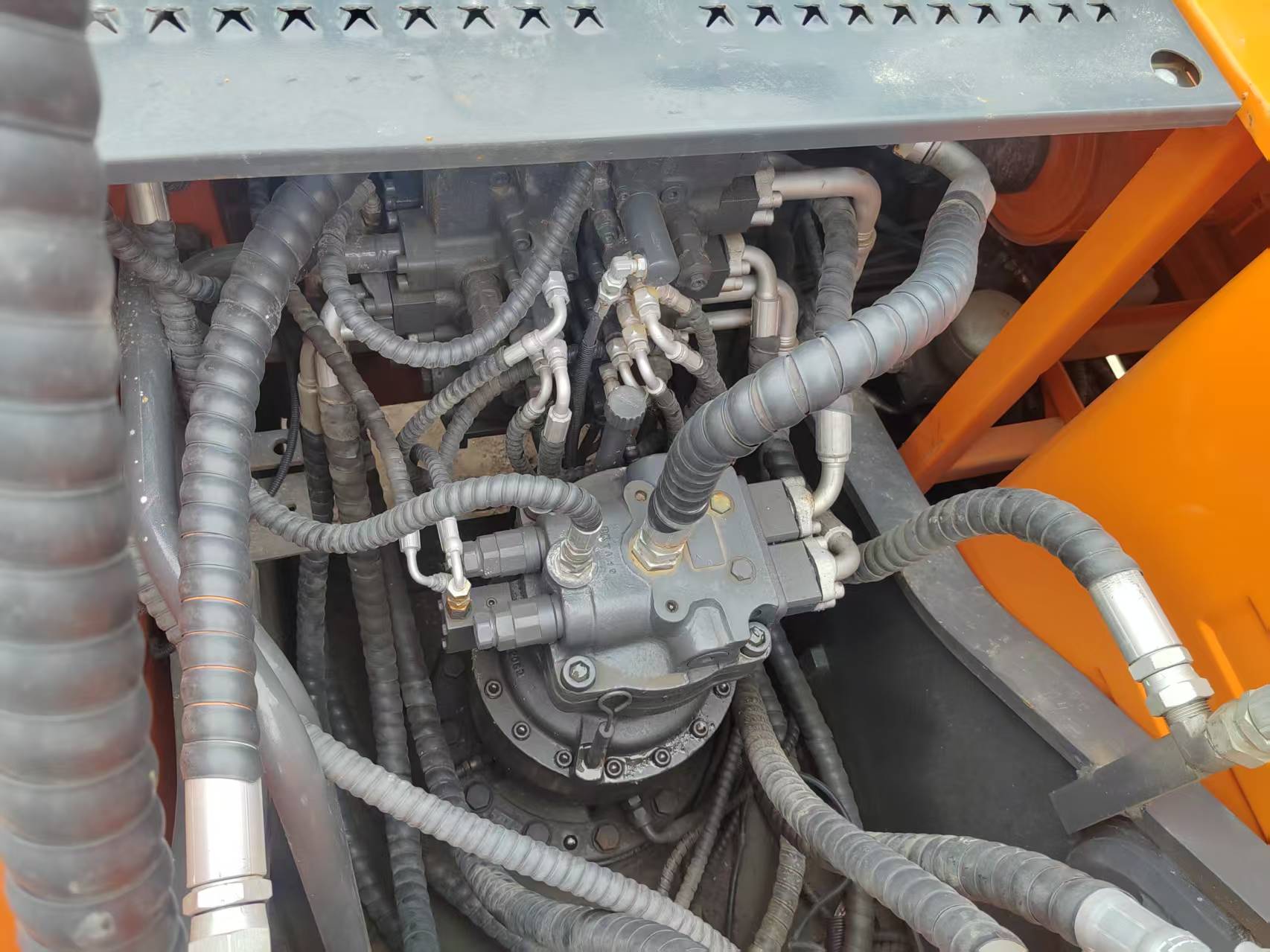 Doosan 225 2 image 9
