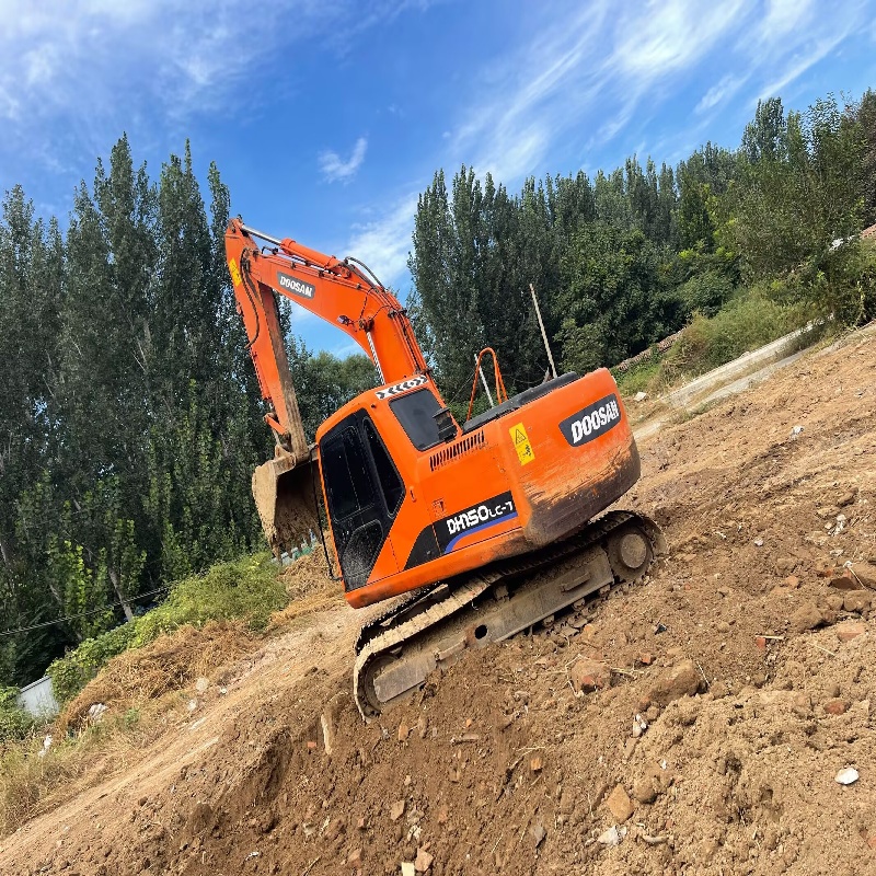 Doosan150 Authentic image 3