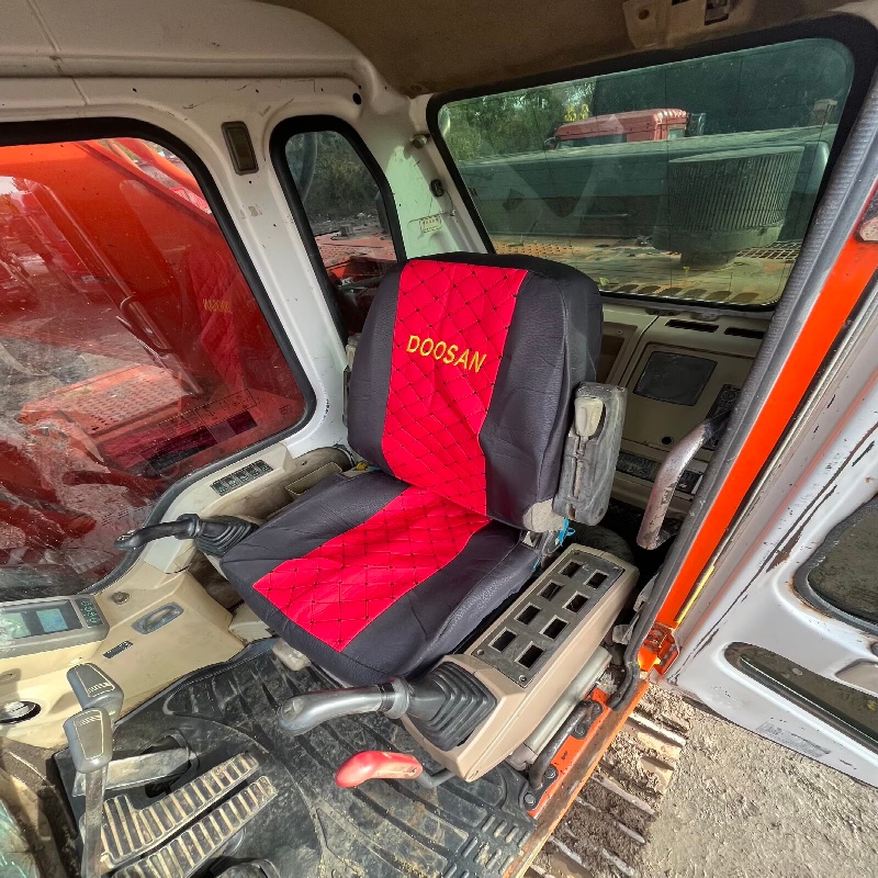 Doosan 300 Authentic image 9